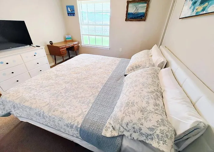 Holiday home 2 Bedroom Getaway, Perdido Key, Nas, *